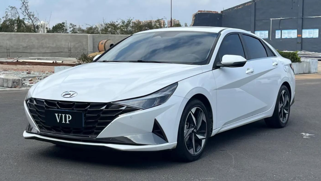 ELANTRA